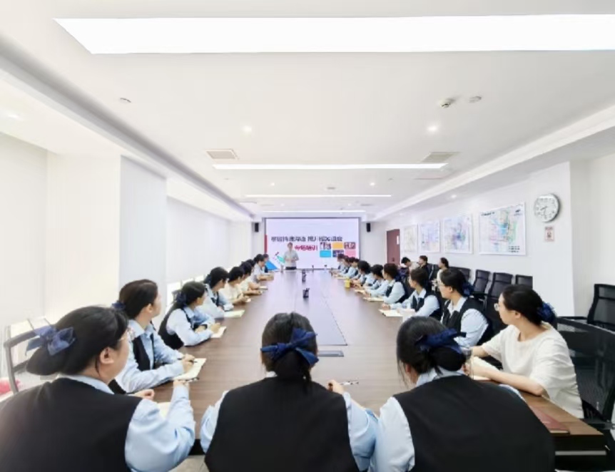 12345政务服务便民热线组织开展“掌...